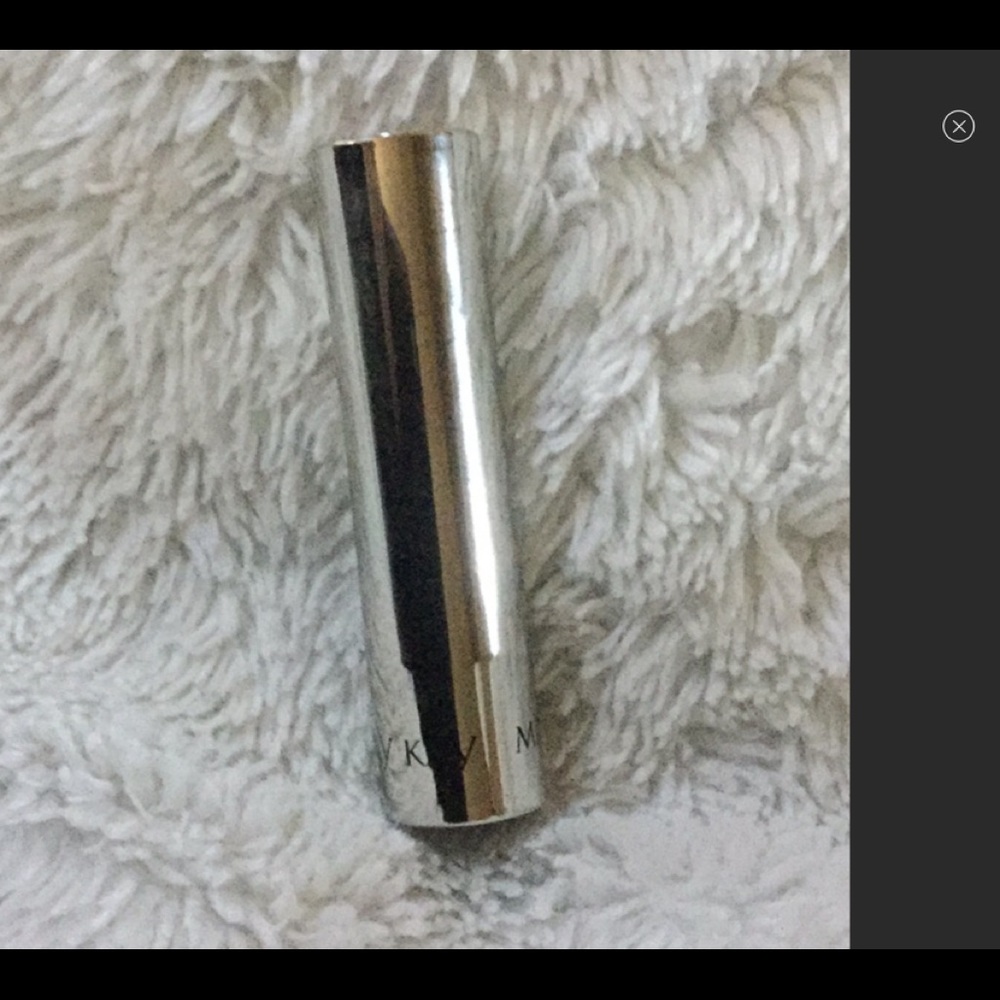New in box! 💋Mary Kay true dimensions lipstick💋